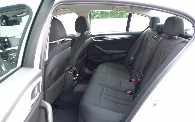 BMW Seria 5 cena 157500 przebieg: 94000, rok produkcji 2021 z Katowice małe 704